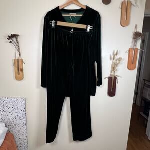 Dark Green Velvet Co-ord Set by Apostrophe size L